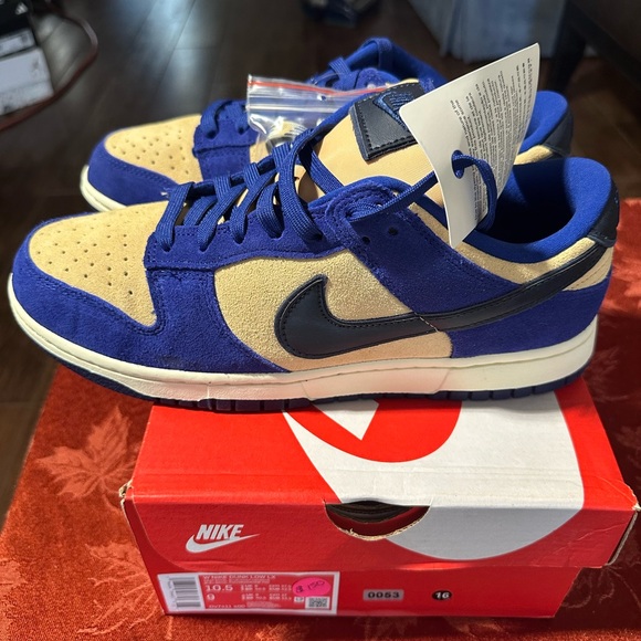 Brand new women’s Nike dunk low LX size 10 1/2 - Picture 2 of 5